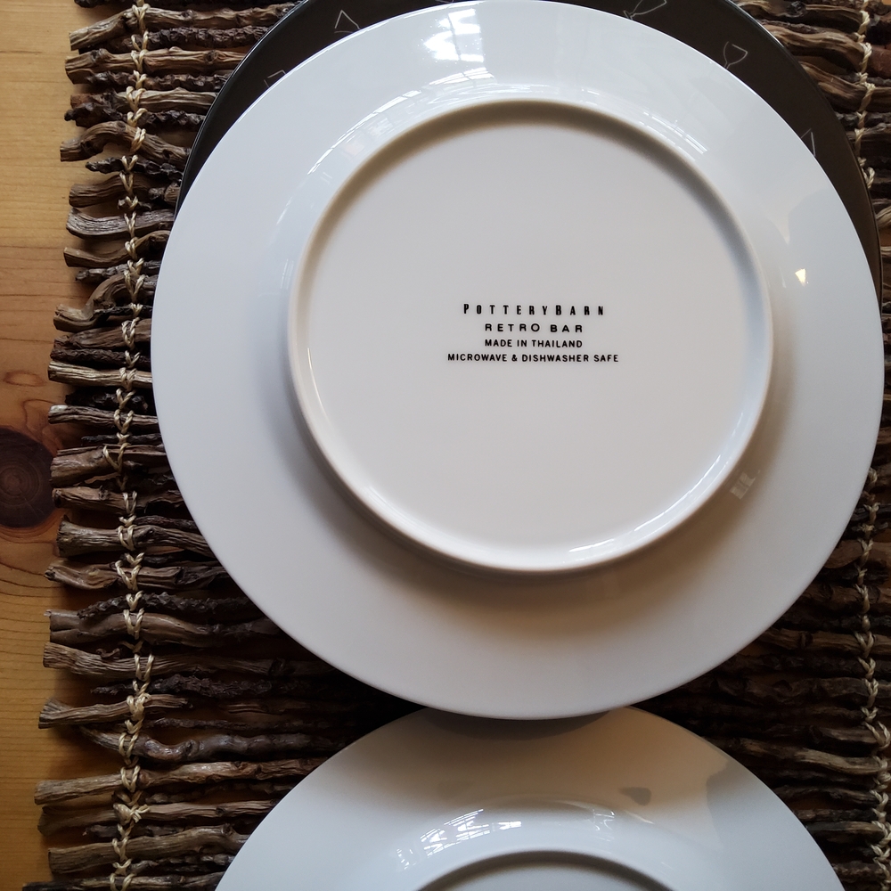 Pottery Barn Retro Salad Appetizer Plates.  Set Of 6 EUC - Picture 9 of 11